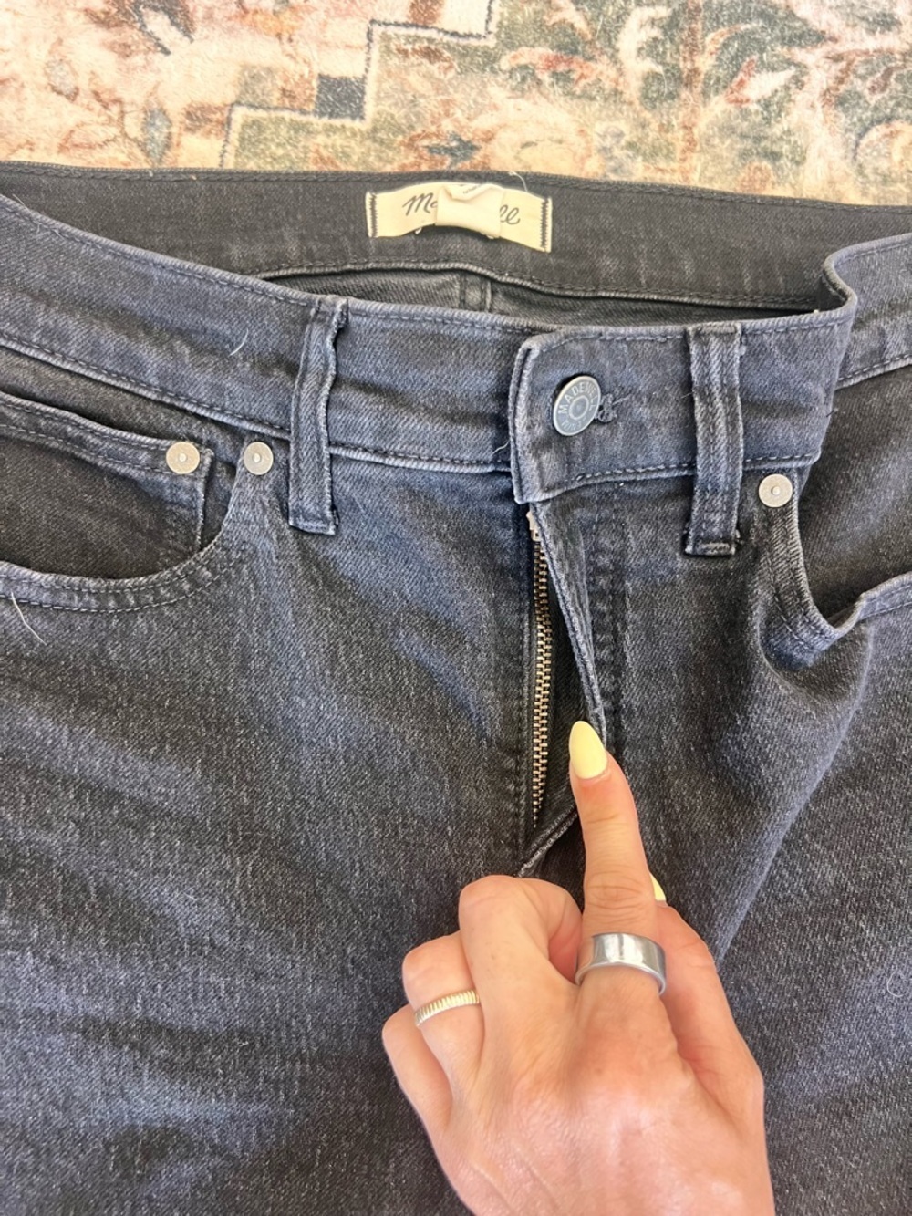 Madewell The Mid-Rise Perfect Vintage Jean- Clean Black Wash- Size 27 - Picture 5 of 12